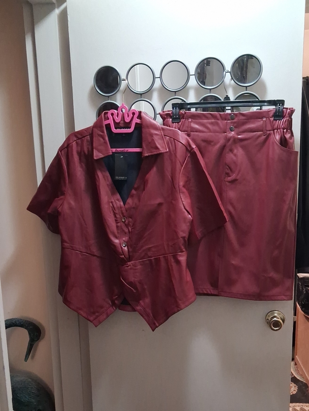 ELEGANT CRANBERRY FAUX LEATHER SKIRT Set